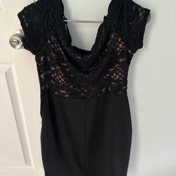 Black dress - Picture 3 of 4